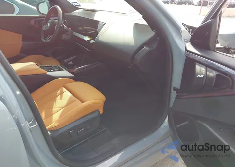 2025 BMW X3 30 xDrive z USA, uszkodzony, nr VIN 5UX53GP04S9Y28447